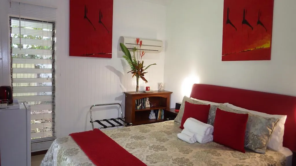 South Pacific Bed & Breakfast Clifton Beach