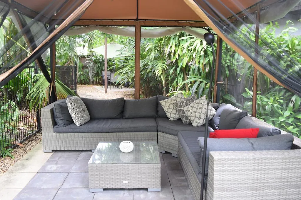 South Pacific Bed & Breakfast Clifton Beach