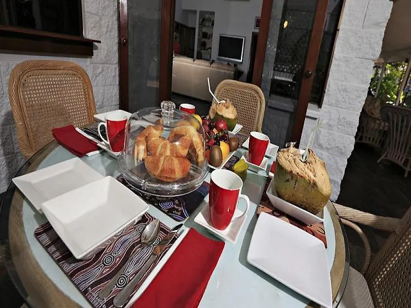 South Pacific Bed & Breakfast Clifton Beach 4*,